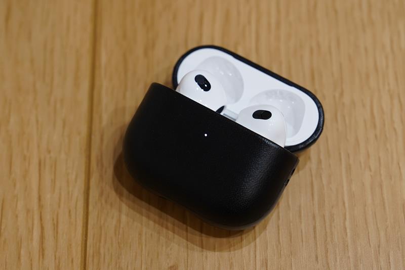 Apple AirPods 第3世代 airods3　マグセーフ　NOMAD Modern Leather Case for AirPods 3　レビュー　ブログ　寝イヤホン用　ランニング用　レザーケース