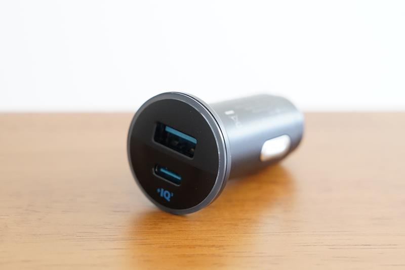 Anker 323 Car Charger 52.5W USB PD対応 カーチャージャー シガーソケット　車で充電　ブログ　レビュー　光る　LED