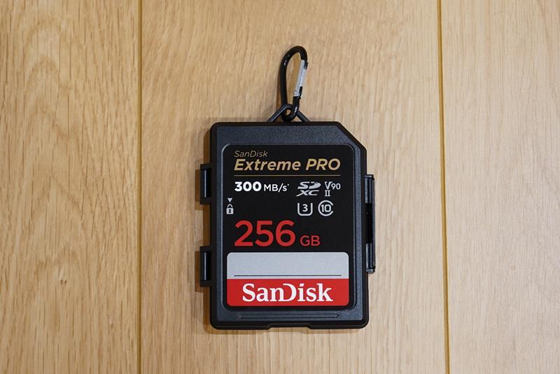 サンディスク　メモリーカードケース　カードホルダー　おしゃれ　ブログ　おすすめ　sandisk cfカードケース　SDカード　マイクロSDカード