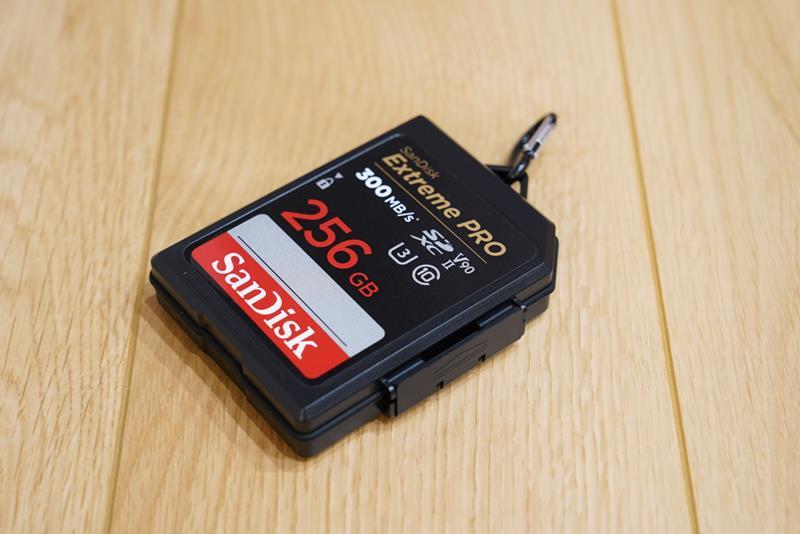 サンディスク　メモリーカードケース　カードホルダー　おしゃれ　ブログ　おすすめ　sandisk cfカードケース