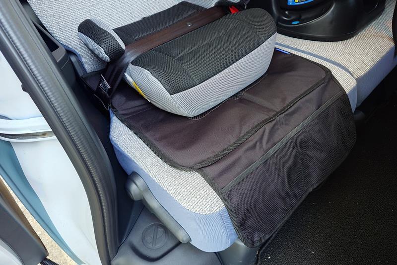 Azamia チャイルドシートマット 子供用カーシート 保護マット 滑り止め 座席保護 シートプロテクター ブログ レビュー おすすめ