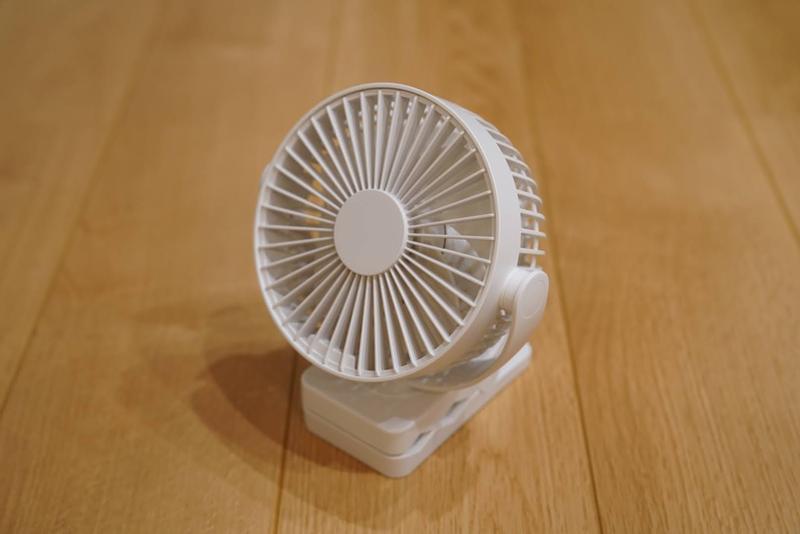 無印良品 置いても使える 充電式クリップファン ホワイト MJ－CLF1 職場　持ち運び　モバイル　ビジネス　普段使い　おすすめ　レビュー　ブログ　静か
