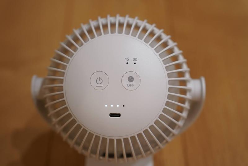 無印良品 置いても使える 充電式クリップファン ホワイト MJ－CLF1 職場　持ち運び　モバイル　ビジネス　普段使い　おすすめ　レビュー　ブログ　静か